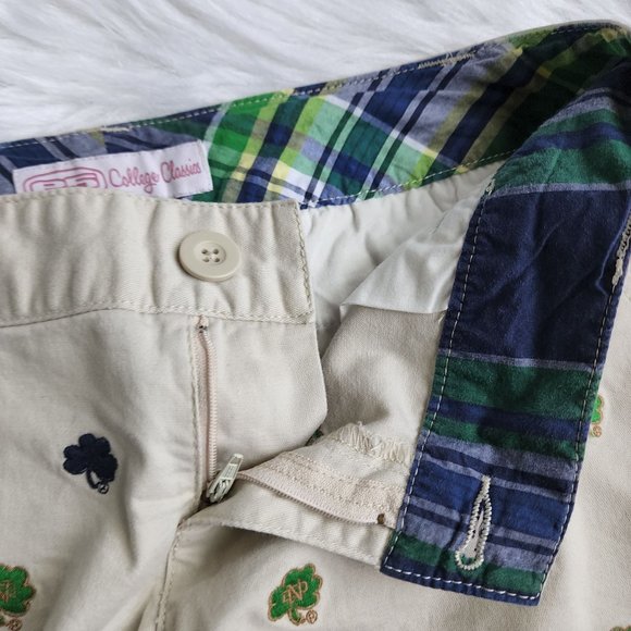 College classics Notre Dame University embroidered detailed low rise shorts - Picture 4 of 8